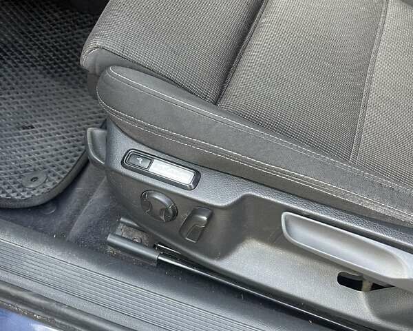 Синий Фольксваген Пассат, объемом двигателя 1.8 л и пробегом 269 тыс. км за 14300 $, фото 12 на Automoto.ua