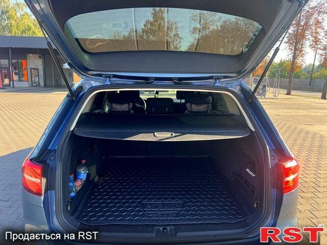 Синий Фольксваген Пассат, объемом двигателя 1.6 л и пробегом 213 тыс. км за 12800 $, фото 4 на Automoto.ua