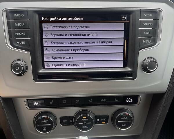 Синий Фольксваген Пассат, объемом двигателя 1.8 л и пробегом 269 тыс. км за 14300 $, фото 18 на Automoto.ua