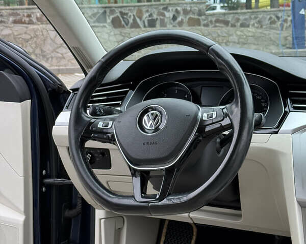 Синий Фольксваген Пассат, объемом двигателя 1.97 л и пробегом 290 тыс. км за 14400 $, фото 24 на Automoto.ua