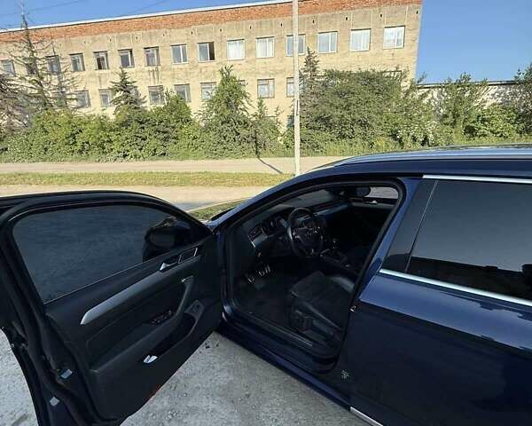 Синій Фольксваген Пассат, об'ємом двигуна 2 л та пробігом 233 тис. км за 13500 $, фото 6 на Automoto.ua