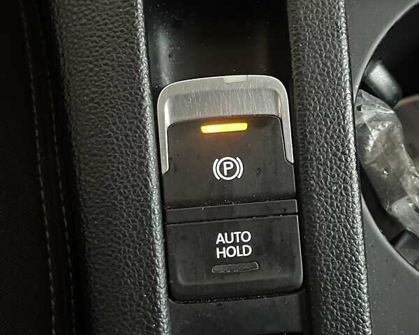 Синий Фольксваген Пассат, объемом двигателя 1.8 л и пробегом 269 тыс. км за 14300 $, фото 19 на Automoto.ua