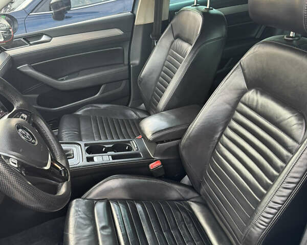 Синий Фольксваген Пассат, объемом двигателя 1.97 л и пробегом 348 тыс. км за 12499 $, фото 18 на Automoto.ua