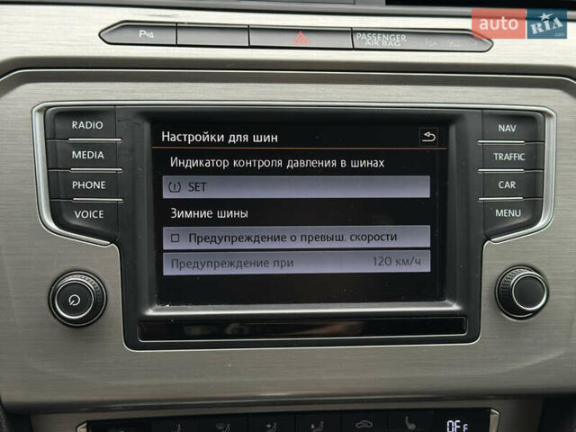 Синій Фольксваген Пассат, об'ємом двигуна 2 л та пробігом 287 тис. км за 15900 $, фото 109 на Automoto.ua