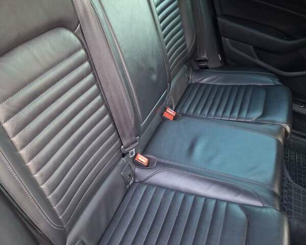 Синий Фольксваген Пассат, объемом двигателя 1.97 л и пробегом 285 тыс. км за 15000 $, фото 12 на Automoto.ua