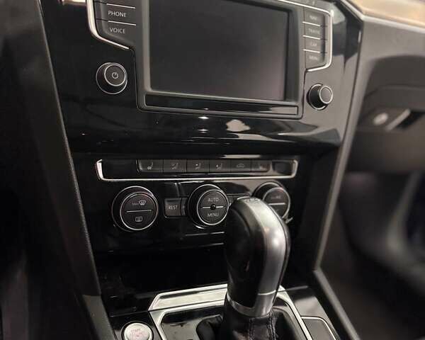 Синій Фольксваген Пассат, об'ємом двигуна 1.97 л та пробігом 250 тис. км за 16300 $, фото 7 на Automoto.ua