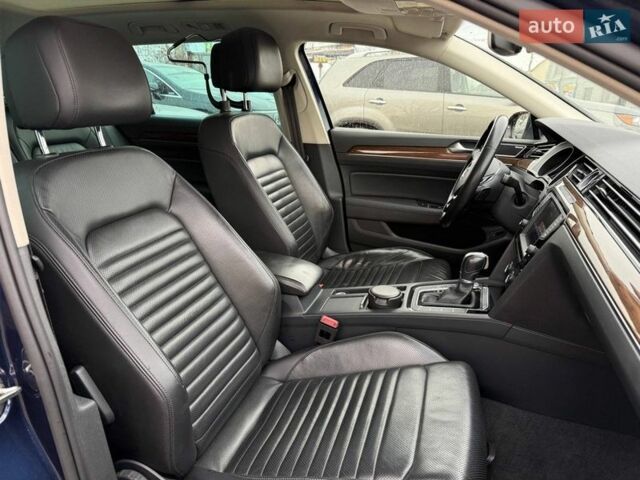 Синий Фольксваген Пассат, объемом двигателя 1.97 л и пробегом 208 тыс. км за 15999 $, фото 22 на Automoto.ua