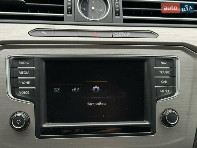 Синій Фольксваген Пассат, об'ємом двигуна 2 л та пробігом 287 тис. км за 15900 $, фото 120 на Automoto.ua