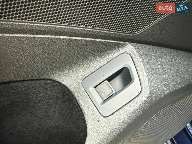 Синий Фольксваген Пассат, объемом двигателя 1.97 л и пробегом 208 тыс. км за 15999 $, фото 16 на Automoto.ua