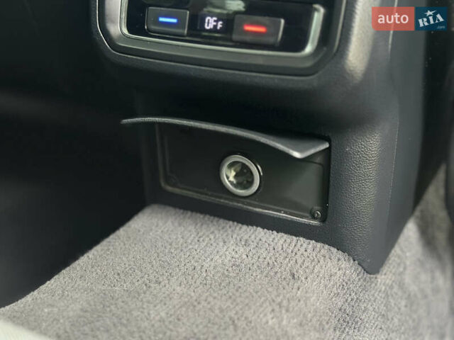 Синій Фольксваген Пассат, об'ємом двигуна 2 л та пробігом 287 тис. км за 15900 $, фото 67 на Automoto.ua