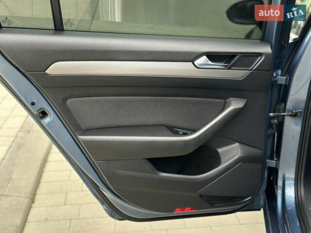 Синій Фольксваген Пассат, об'ємом двигуна 2 л та пробігом 287 тис. км за 15900 $, фото 69 на Automoto.ua