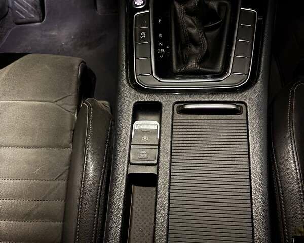 Синій Фольксваген Пассат, об'ємом двигуна 1.97 л та пробігом 250 тис. км за 16300 $, фото 16 на Automoto.ua