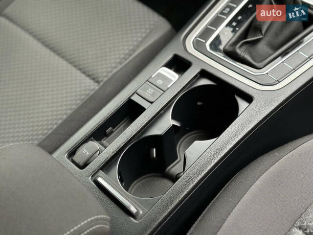 Синій Фольксваген Пассат, об'ємом двигуна 2 л та пробігом 287 тис. км за 15900 $, фото 50 на Automoto.ua