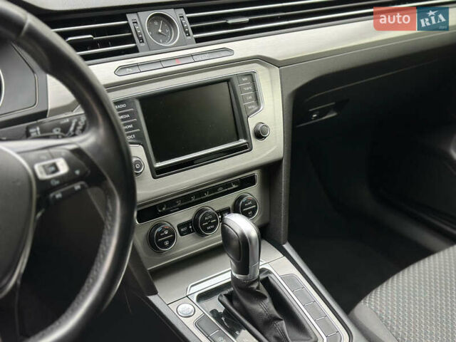 Синій Фольксваген Пассат, об'ємом двигуна 2 л та пробігом 287 тис. км за 15900 $, фото 46 на Automoto.ua