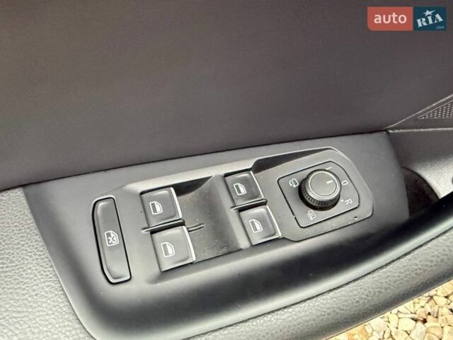 Синий Фольксваген Пассат, объемом двигателя 1.97 л и пробегом 208 тыс. км за 15999 $, фото 14 на Automoto.ua