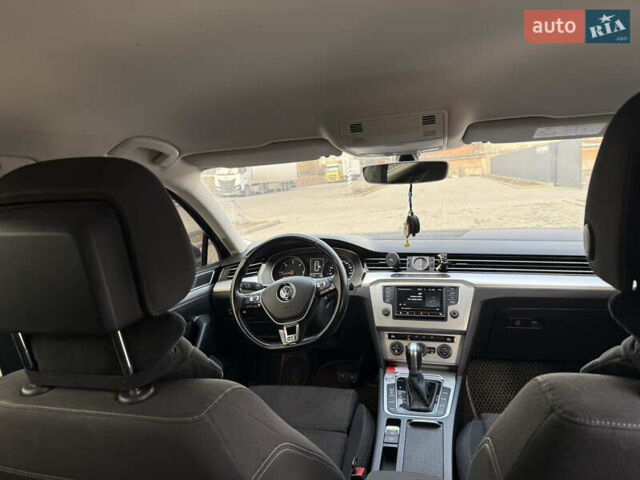 Синій Фольксваген Пассат, об'ємом двигуна 1.6 л та пробігом 320 тис. км за 11600 $, фото 13 на Automoto.ua