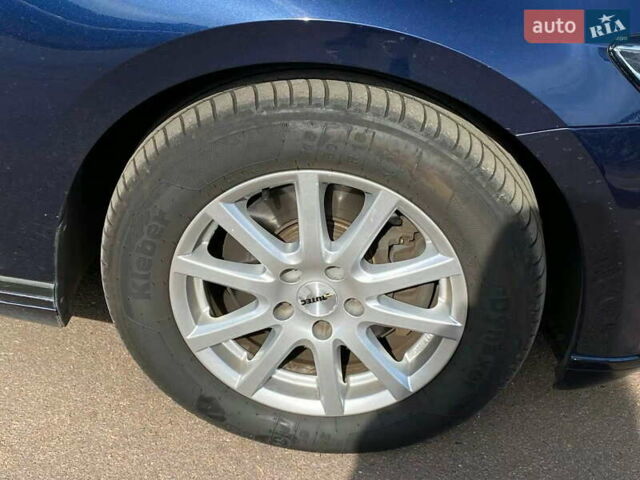 Синій Фольксваген Пассат, об'ємом двигуна 2 л та пробігом 356 тис. км за 13500 $, фото 11 на Automoto.ua