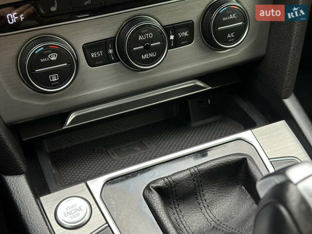 Синій Фольксваген Пассат, об'ємом двигуна 2 л та пробігом 287 тис. км за 15900 $, фото 56 на Automoto.ua