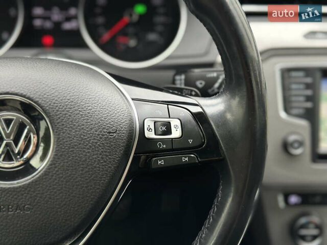 Синій Фольксваген Пассат, об'ємом двигуна 2 л та пробігом 287 тис. км за 15900 $, фото 60 на Automoto.ua