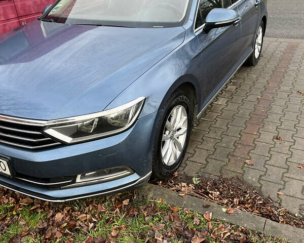 Синий Фольксваген Пассат, объемом двигателя 1.6 л и пробегом 315 тыс. км за 11700 $, фото 1 на Automoto.ua