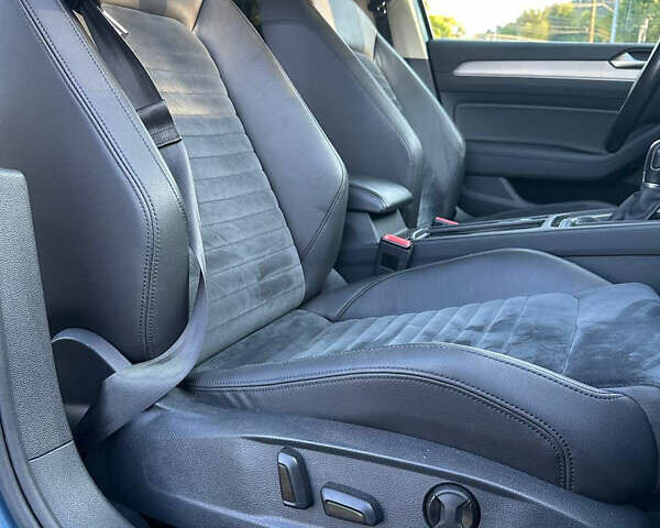 Синий Фольксваген Пассат, объемом двигателя 1.97 л и пробегом 230 тыс. км за 19809 $, фото 5 на Automoto.ua