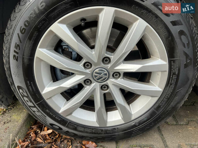 Синий Фольксваген Пассат, объемом двигателя 1.6 л и пробегом 315 тыс. км за 11700 $, фото 12 на Automoto.ua