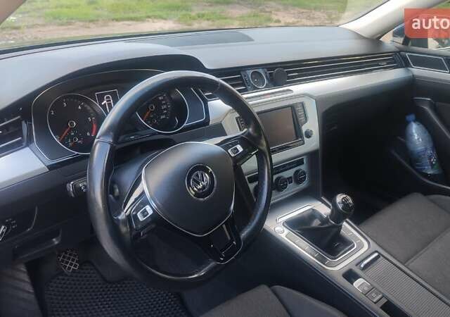 Синий Фольксваген Пассат, объемом двигателя 1.97 л и пробегом 125 тыс. км за 14999 $, фото 3 на Automoto.ua