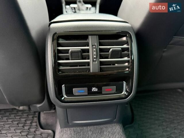 Синий Фольксваген Пассат, объемом двигателя 1.97 л и пробегом 208 тыс. км за 15999 $, фото 27 на Automoto.ua