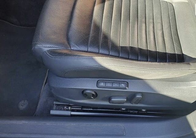 Синий Фольксваген Пассат, объемом двигателя 1.97 л и пробегом 290 тыс. км за 15500 $, фото 6 на Automoto.ua