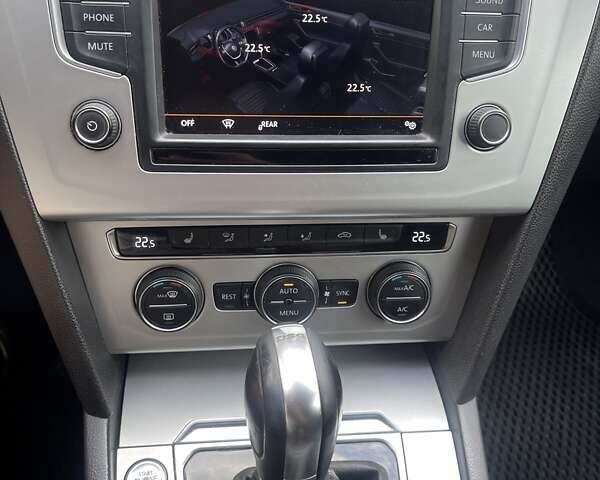 Синий Фольксваген Пассат, объемом двигателя 1.8 л и пробегом 269 тыс. км за 14300 $, фото 13 на Automoto.ua