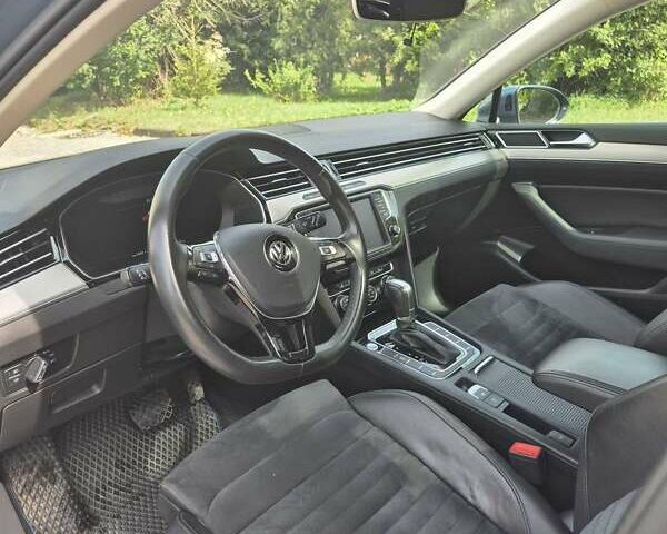 Синий Фольксваген Пассат, объемом двигателя 1.97 л и пробегом 209 тыс. км за 16500 $, фото 12 на Automoto.ua