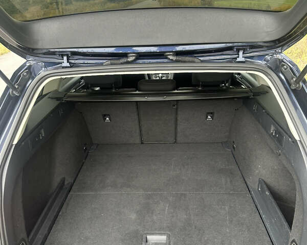 Синий Фольксваген Пассат, объемом двигателя 1.6 л и пробегом 286 тыс. км за 12800 $, фото 13 на Automoto.ua