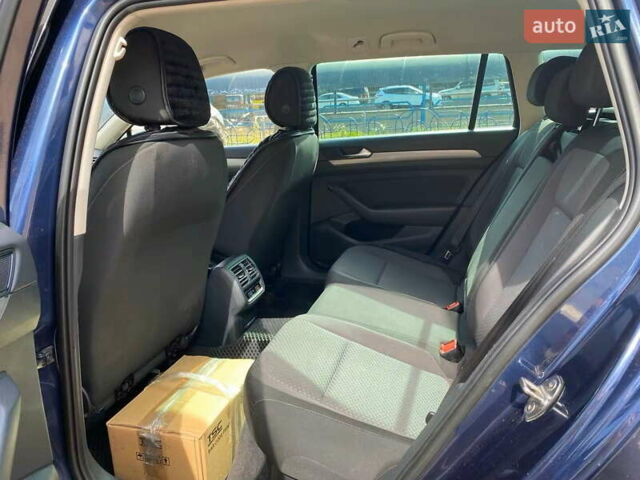 Синій Фольксваген Пассат, об'ємом двигуна 2 л та пробігом 356 тис. км за 13500 $, фото 17 на Automoto.ua