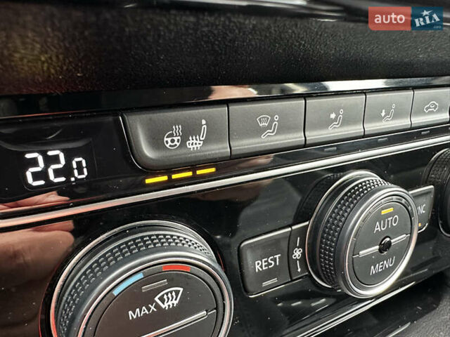 Синій Фольксваген Пассат, об'ємом двигуна 1.97 л та пробігом 169 тис. км за 17200 $, фото 64 на Automoto.ua