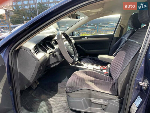 Синій Фольксваген Пассат, об'ємом двигуна 2 л та пробігом 356 тис. км за 13500 $, фото 13 на Automoto.ua