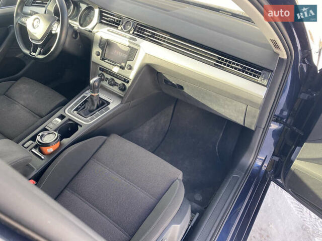 Синий Фольксваген Пассат, объемом двигателя 2 л и пробегом 338 тыс. км за 15200 $, фото 24 на Automoto.ua