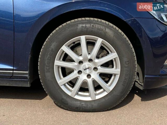 Синій Фольксваген Пассат, об'ємом двигуна 2 л та пробігом 356 тис. км за 13500 $, фото 10 на Automoto.ua