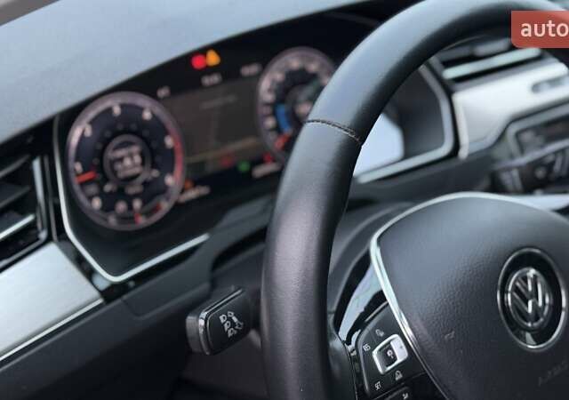 Синий Фольксваген Пассат, объемом двигателя 1.97 л и пробегом 227 тыс. км за 15900 $, фото 26 на Automoto.ua