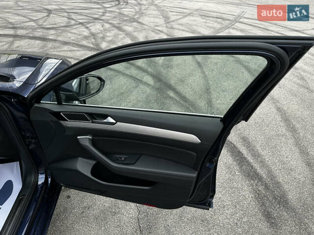 Синій Фольксваген Пассат, об'ємом двигуна 1.97 л та пробігом 169 тис. км за 17200 $, фото 47 на Automoto.ua