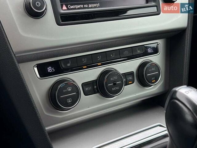 Синий Фольксваген Пассат, объемом двигателя 1.8 л и пробегом 238 тыс. км за 15790 $, фото 27 на Automoto.ua