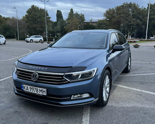 Синий Фольксваген Пассат, объемом двигателя 1.97 л и пробегом 348 тыс. км за 12499 $, фото 2 на Automoto.ua