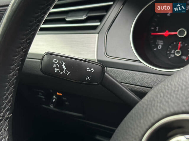 Синій Фольксваген Пассат, об'ємом двигуна 2 л та пробігом 287 тис. км за 15900 $, фото 61 на Automoto.ua