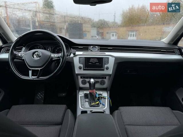 Синий Фольксваген Пассат, объемом двигателя 1.8 л и пробегом 238 тыс. км за 15790 $, фото 39 на Automoto.ua