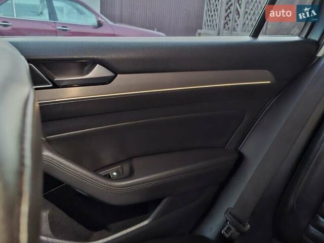 Синий Фольксваген Пассат, объемом двигателя 2 л и пробегом 272 тыс. км за 14200 $, фото 20 на Automoto.ua