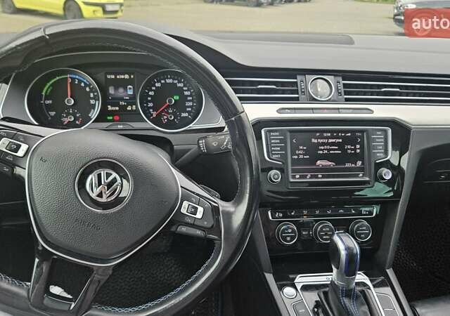 Синий Фольксваген Пассат, объемом двигателя 1.4 л и пробегом 251 тыс. км за 15999 $, фото 7 на Automoto.ua