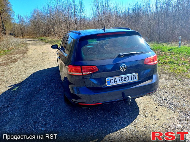 Синий Фольксваген Пассат, объемом двигателя 2 л и пробегом 243 тыс. км за 13500 $, фото 5 на Automoto.ua