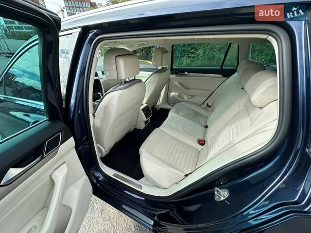 Синий Фольксваген Пассат, объемом двигателя 1.97 л и пробегом 320 тыс. км за 15300 $, фото 15 на Automoto.ua