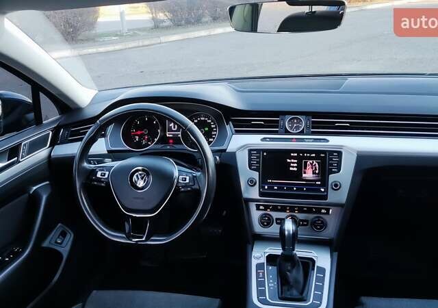 Синий Фольксваген Пассат, объемом двигателя 1.97 л и пробегом 191 тыс. км за 14200 $, фото 25 на Automoto.ua