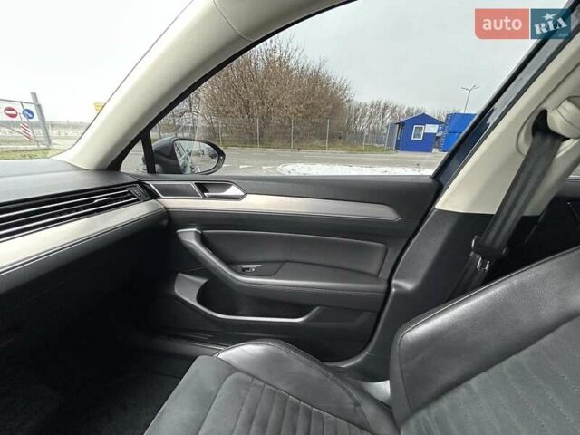 Синий Фольксваген Пассат, объемом двигателя 1.97 л и пробегом 293 тыс. км за 14500 $, фото 8 на Automoto.ua