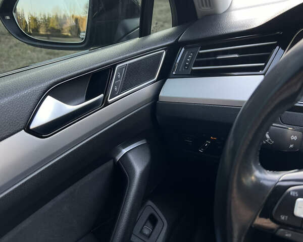 Синій Фольксваген Пассат, об'ємом двигуна 2 л та пробігом 230 тис. км за 15300 $, фото 37 на Automoto.ua